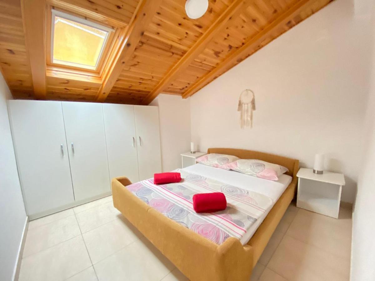 Apartmani Amra Novi Vinodolski Bagian luar foto