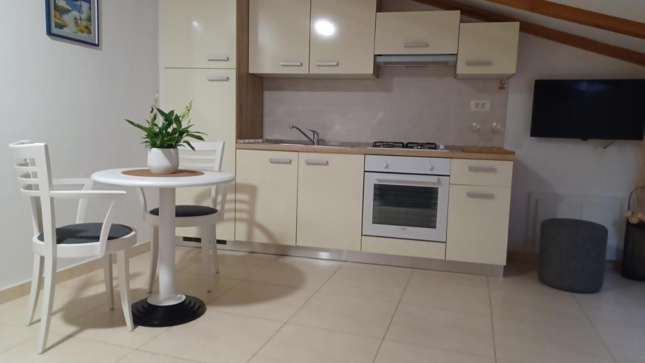 Apartmani Amra Novi Vinodolski Bagian luar foto