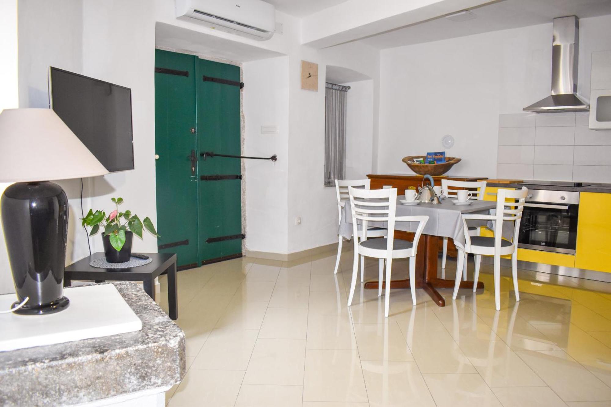 Apartmani Amra Novi Vinodolski Bagian luar foto